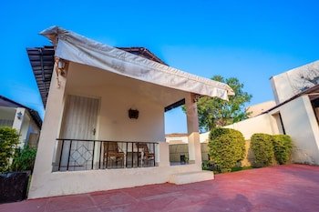 Glitz Ranthambore Safari Resort