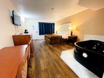 Falls Lodge & Suites