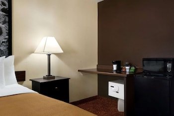 Super 8 by Wyndham Des Moines