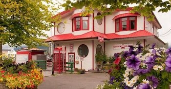 Eagle Bluff Lighthouse Bed & Breakfast