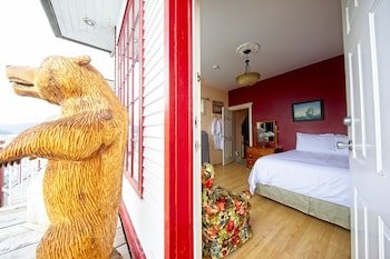Eagle Bluff Lighthouse Bed & Breakfast