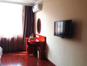 GreenTree Inn Shandong Jinan Suncun New District Express Hotel