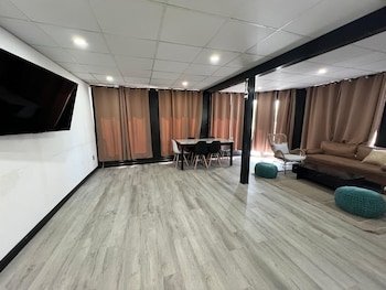 Harborside Suites