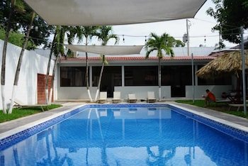 Mi Tierra Hotel & Restaurante