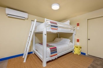 Siesta Motel