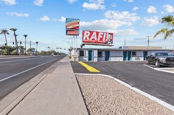 American Executive Inn