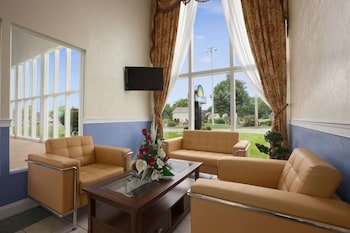 Days Inn by Wyndham West Yarmouth/Hyannis Cape Cod Area