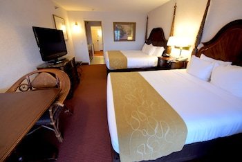 Crown Choice Inn & Suites Lakeview & Waterpark