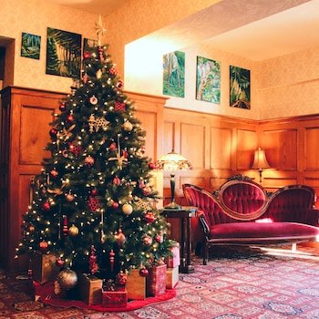 James Bay Inn Hotel, Suites & Cottage