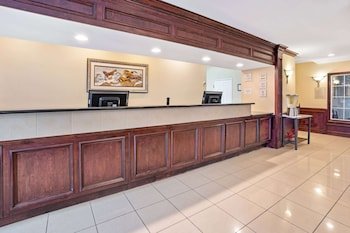 La Quinta Inn & Suites by Wyndham Houston - Magnolia