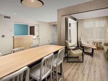 Extended Stay America Suites Minneapolis Fridley