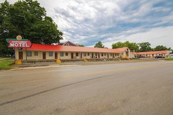 Sunflower Motel
