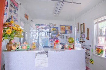 Sunflower Motel