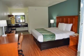 Days Inn by Wyndham Hardeeville Near Hilton Head