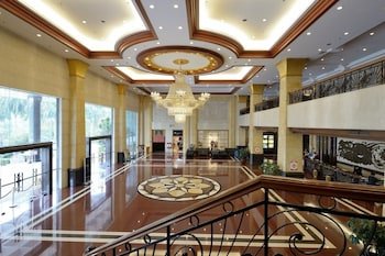 ShiLong - Gladden Hotel