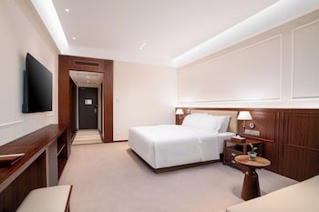 ShiLong - Gladden Hotel