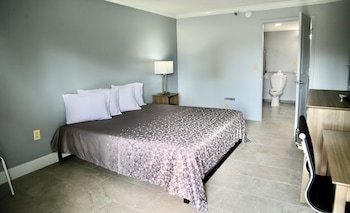 Home Inn & Suites