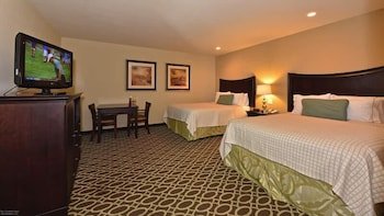 Sunday House Inn and Suites