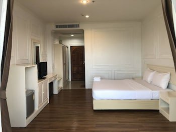 Golden Dragon Resort