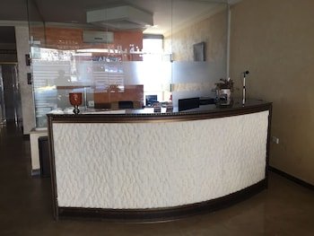 Zaina Plaza Hotel