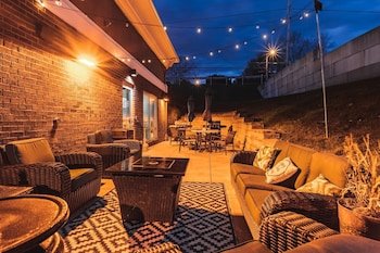 Holiday Inn Express & Suites New Martinsville
