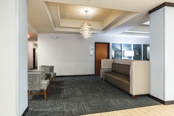 Holiday Inn Express & Suites New Martinsville