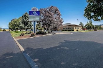 Americas Best Value Sandman Inn