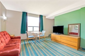 Super 8 by Wyndham Toronto East ON
