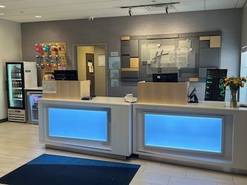 Holiday Inn Express Hotel & Suites Beatrice