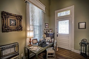 Clyde And Marie's Bed And Breakfast