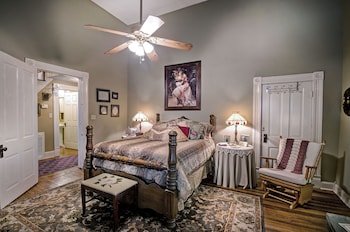 Clyde And Marie's Bed And Breakfast