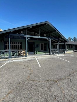 Black Hawk Lodge