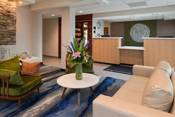 Fairfield Inn & Suites Arlington Near Six Flags