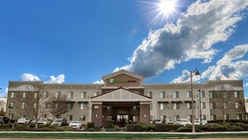 Holiday Inn Express & Suites Lincoln-Roseville Area