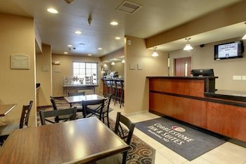 Cobblestone Inn & Suites