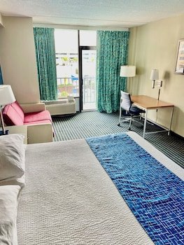 Days Inn by Wyndham Virginia Beach At The Beach