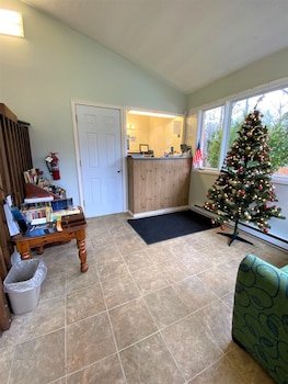 Country Place Inn and Suites