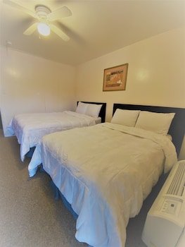 Country Place Inn and Suites
