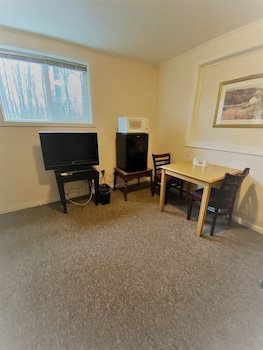 Country Place Inn and Suites