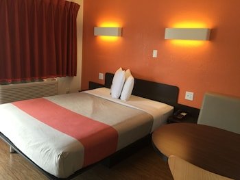 Motel 6
