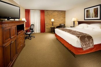 Hotel Lotus Kansas City Merriam