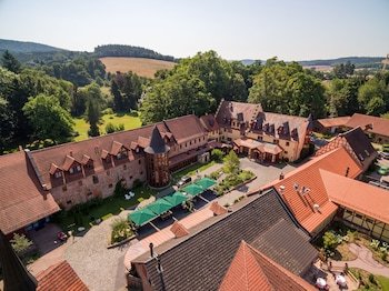 Schlosshotel Weyberhöfe