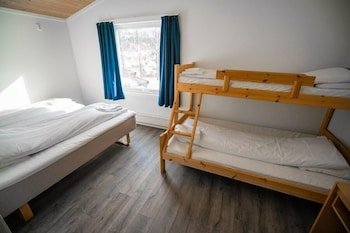 Dombåstun