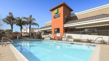 Holiday Inn Express Lompoc