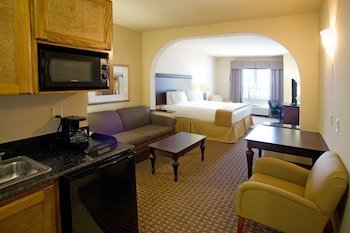 Holiday Inn Express & Suites Kingsville