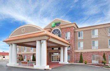 Holiday Inn Express & Suites Farmington
