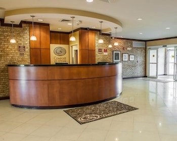 Comfort Suites