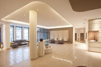 ambassador hotel & spa