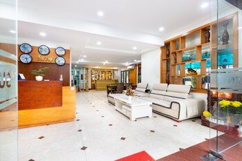 Sunny Hotel And Apartment