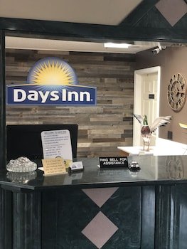 Days Inn & Suites by Wyndham Stuttgart
